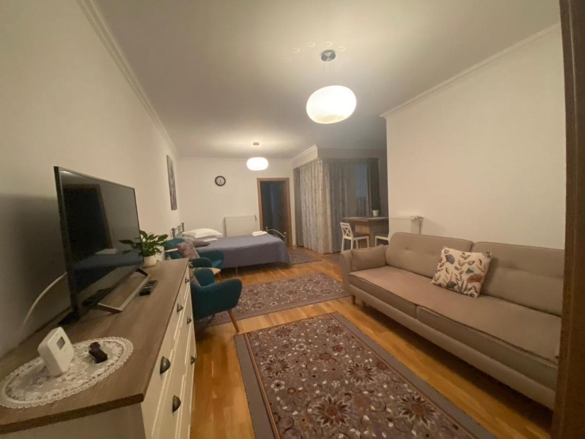 Lunafan Apartment Cluj-Napoca Eksteriør billede